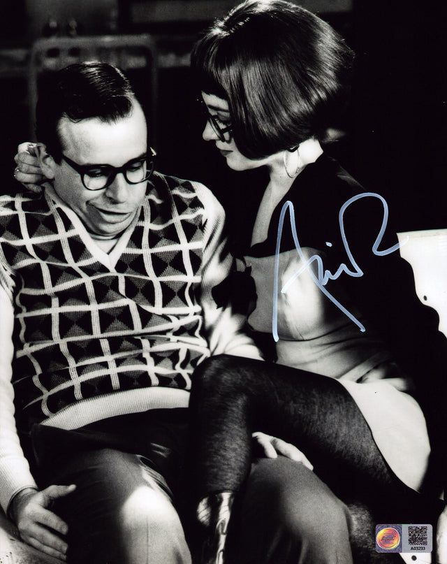 A signed Annie Potts Signed - Photos - 8x10 — C - 8x10 Photo