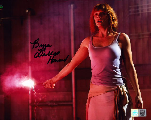 A signed Bryce Dallas Howard Signed - Photos - 8x10 — A - 8x10 Photo