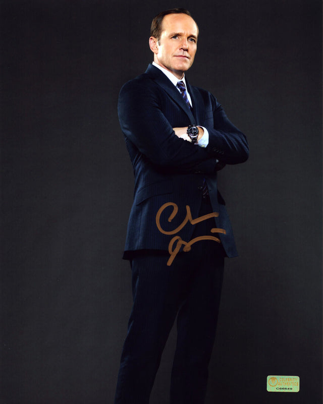 A signed Clark Gregg Signed - Photos - 8x10 — C - 8x10 Photo