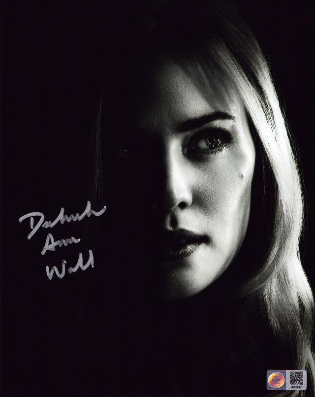A signed Deborah Ann Woll Signed - Photos - 8x10 — A - 8x10 Photo