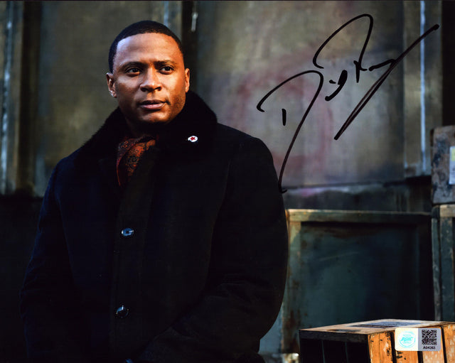 A signed David Ramsey Signed - Photos - 8x10 — B - 8x10 Photo