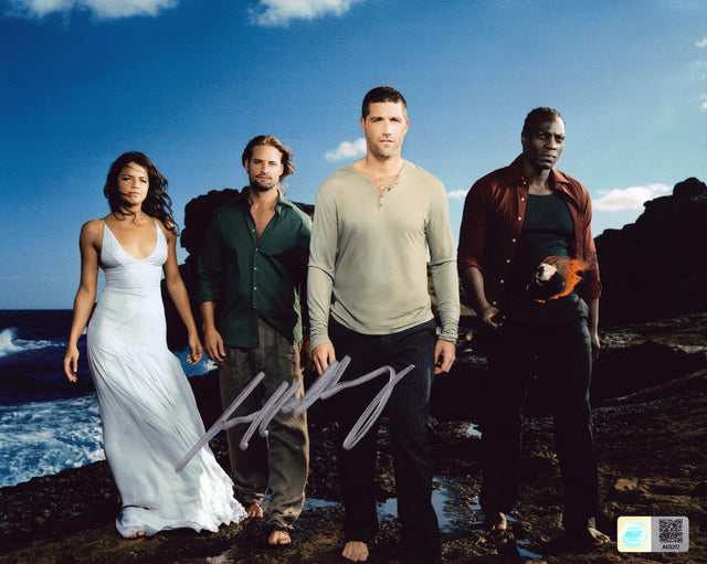 A signed Josh Holloway Signed - Photos - 8x10 — D - 8x10 Photo