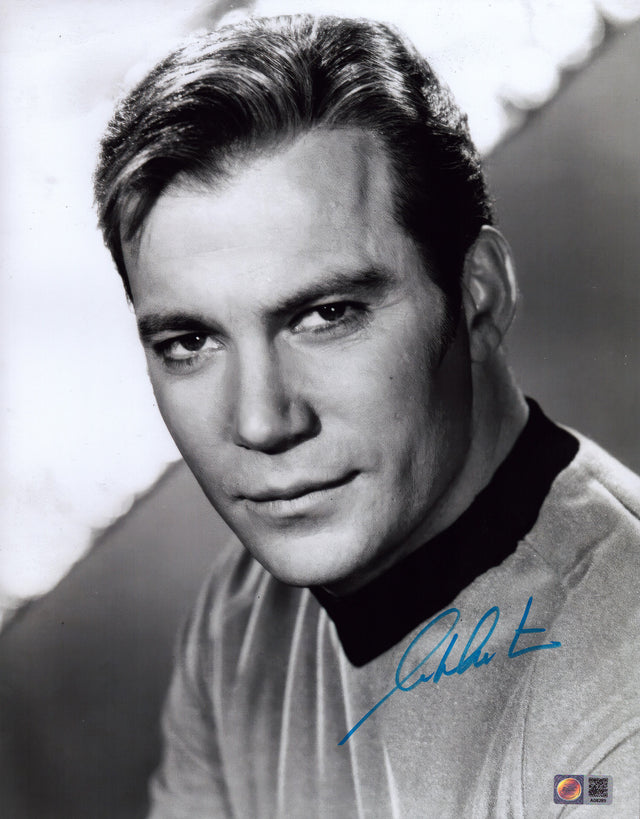 A signed William Shatner Signed - Photos - 11x14 — A - 11x14 Photo