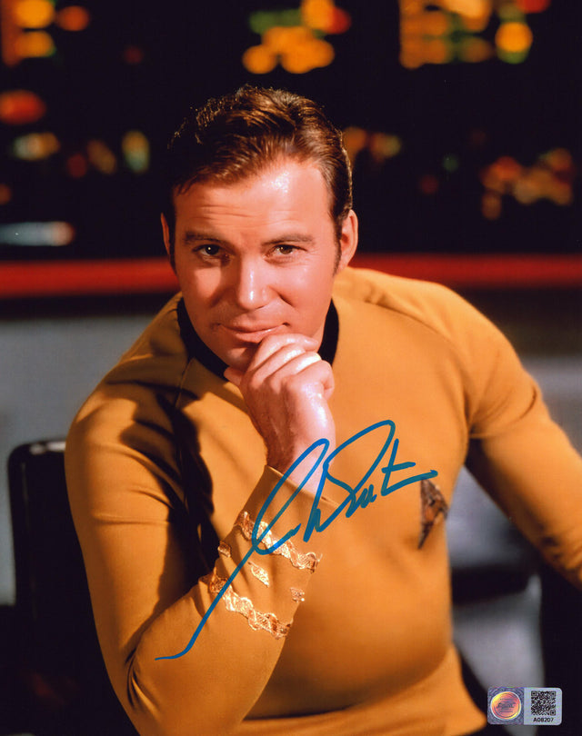 A signed William Shatner Signed - Photos - 8x10 — C - 8x10 Photo
