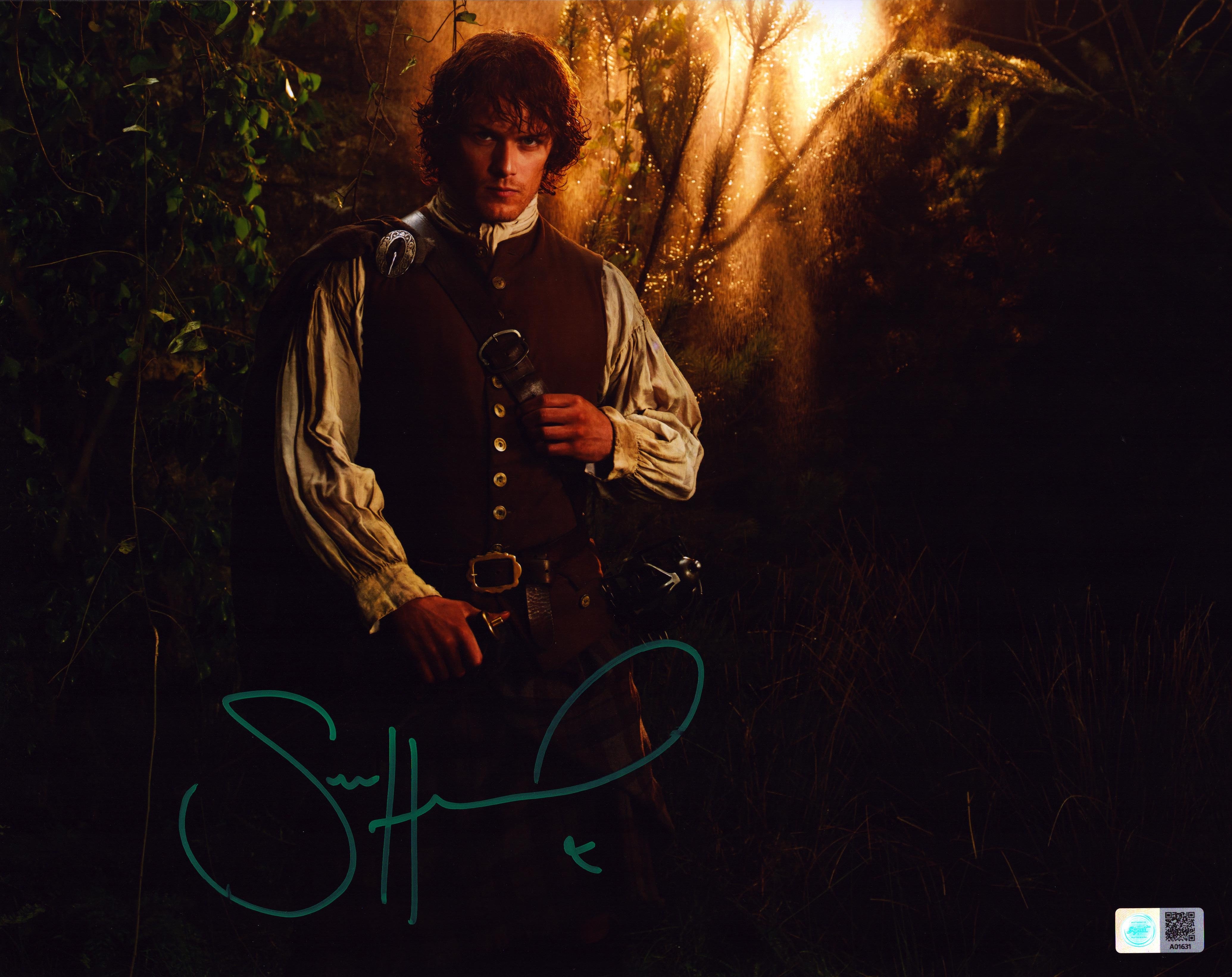 Sam Heughan Autograph – Signed Outlander Photos In Stock – Signet