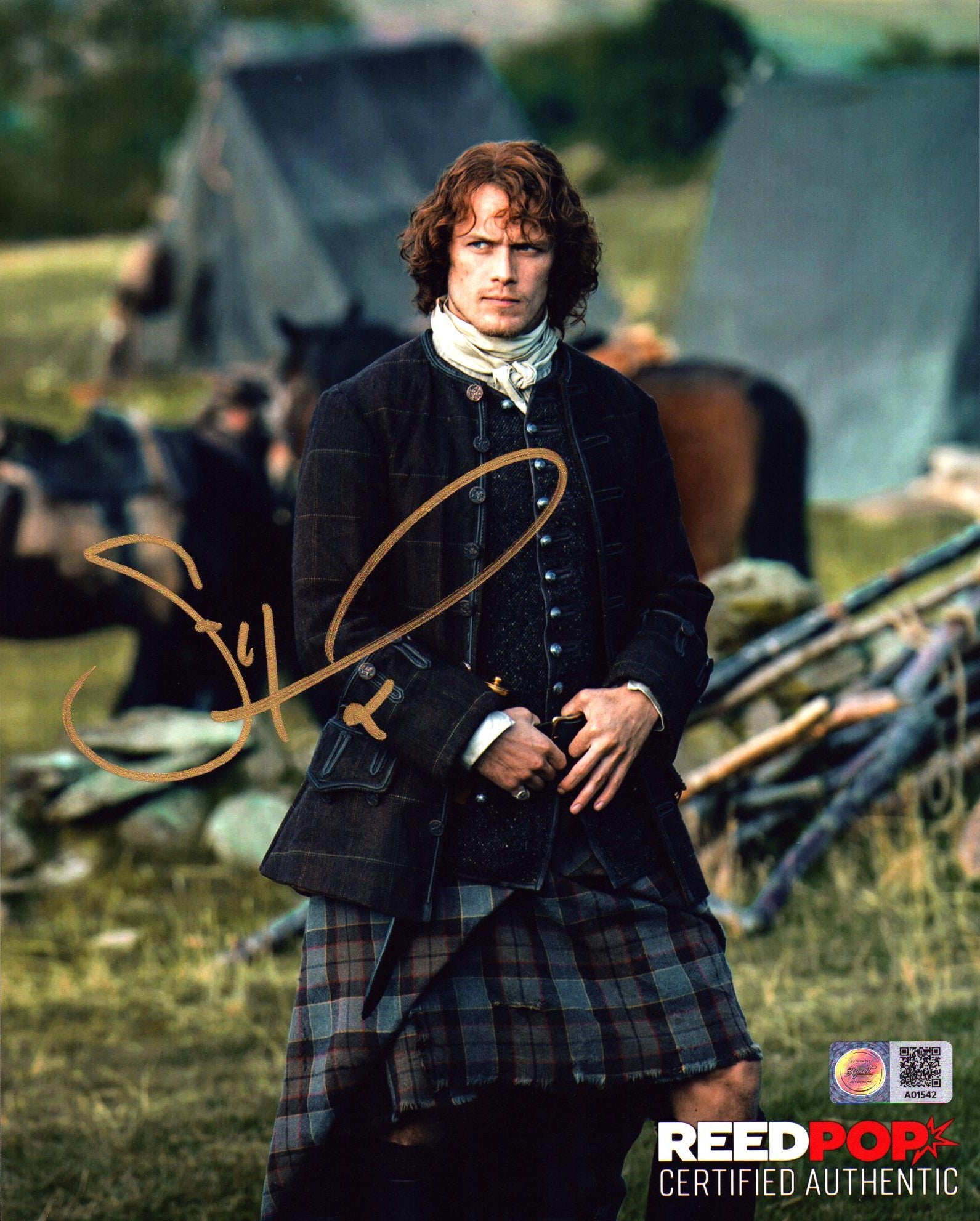Sam Heughan Autograph – Signed Outlander Photos In Stock – Signet