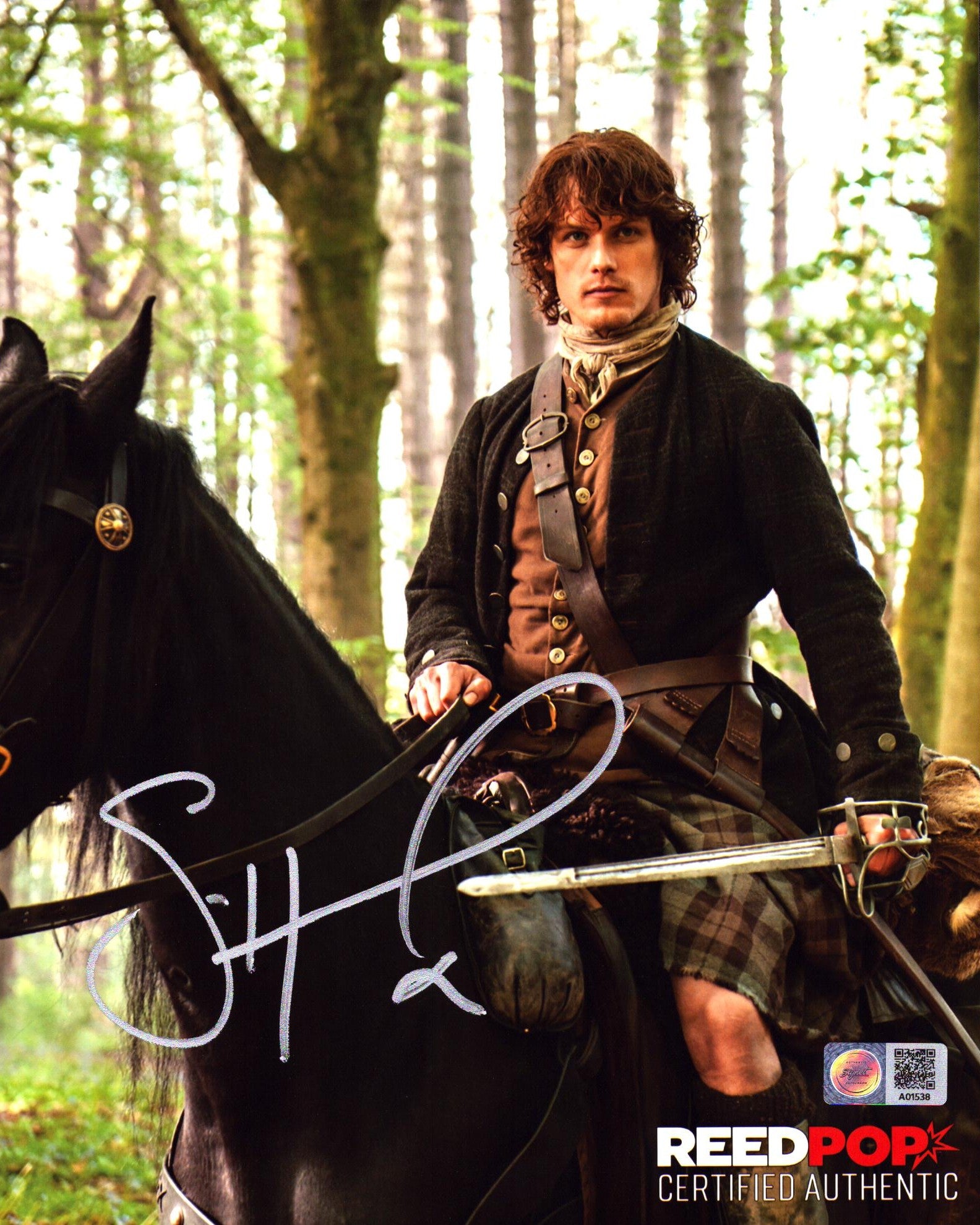 Sam Heughan Autograph – Signed Outlander Photos In Stock – Signet